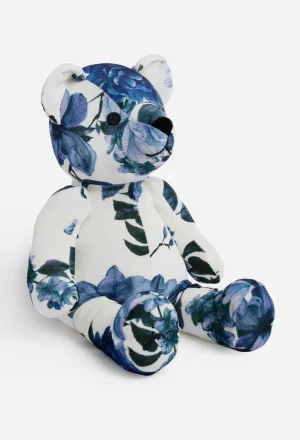 Women Johnny Was Bear